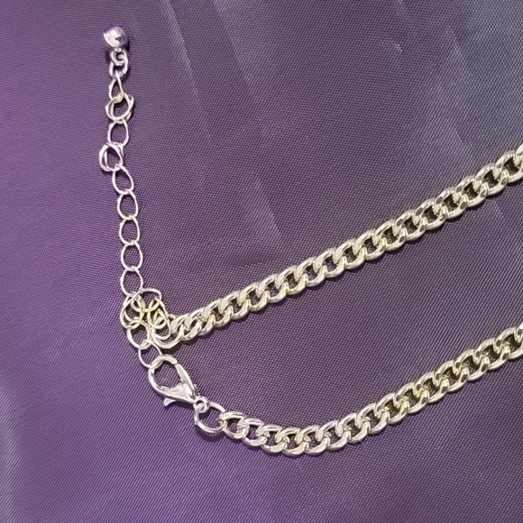 🏷️Gorgeous Gold Tone Sparkling Star Necklace in good condition - Picture 4 of 8